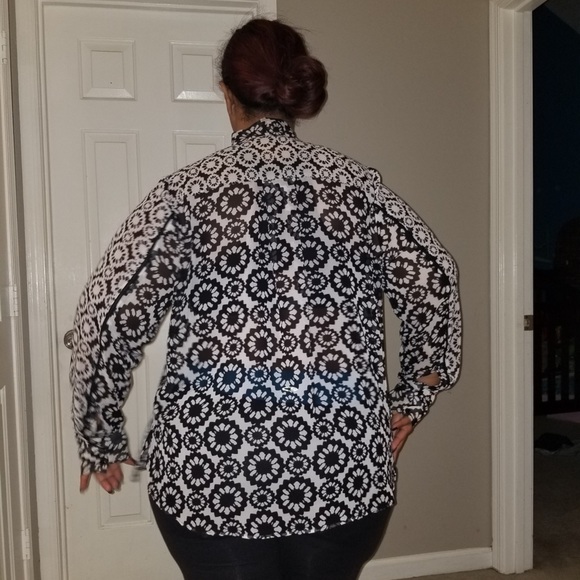 Pussy-bow shirt - Picture 2 of 3